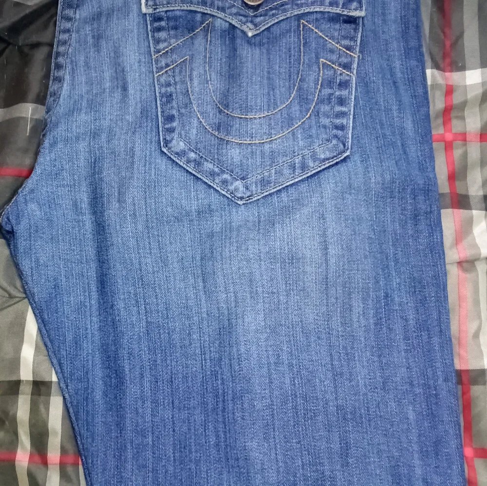 TRUE RELIGION JEANS